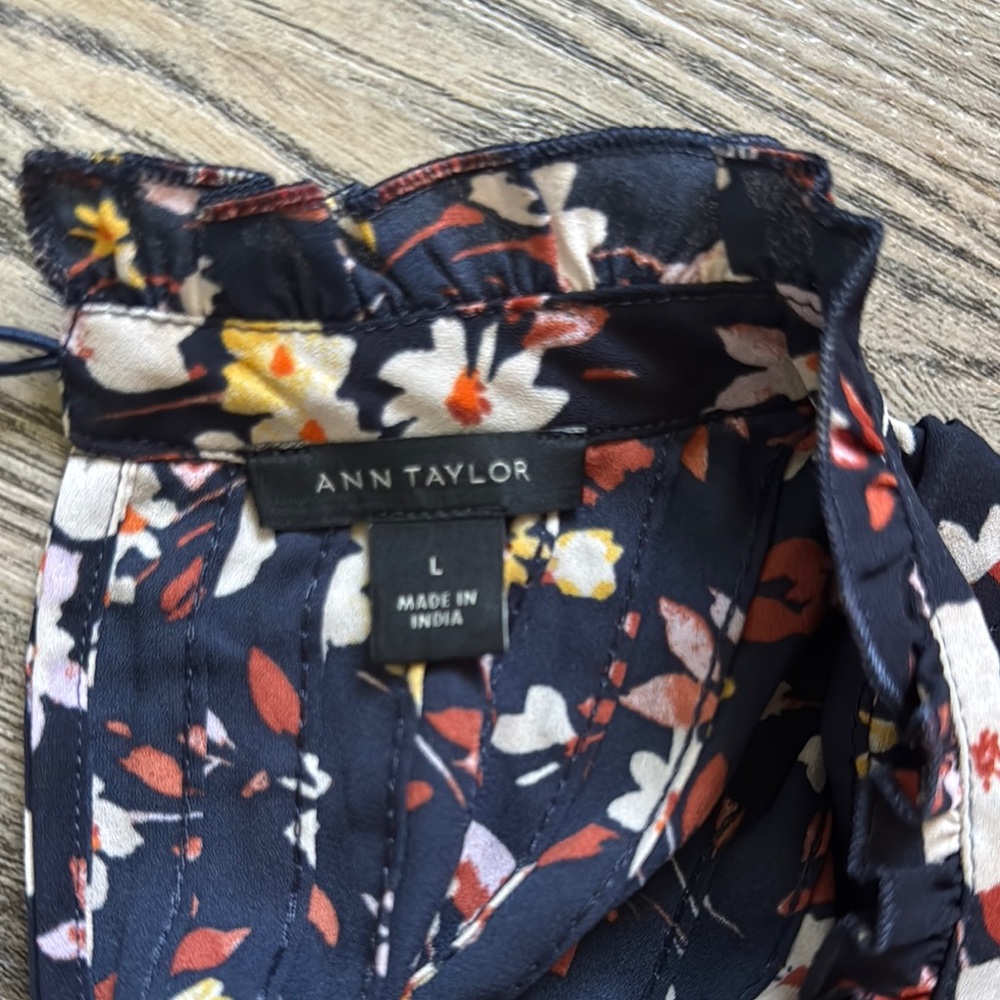 Ann Taylor Orange Red Sleeveless Blouse with Mandarin Collar - Picture 2 of 4